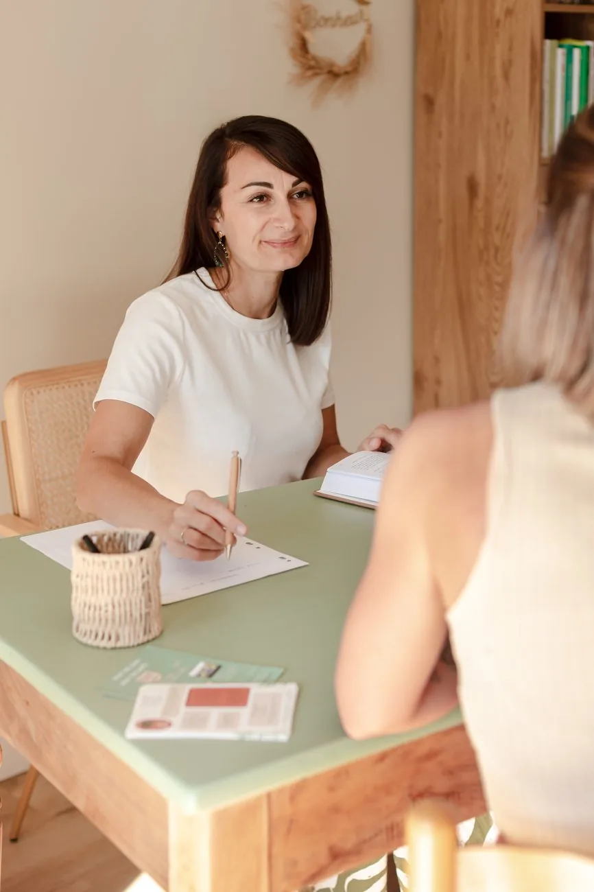 Anne-Sophie Berthier en consultation de naturopathie à Thizy-les-Bourgs